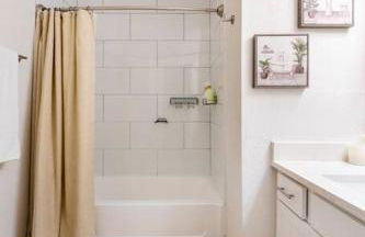 SoLa OASIS 2BR King Suite, Fully Stocked kitchen, Pool & Gym - Foto 13