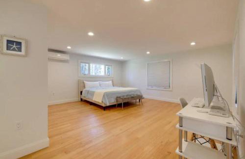 Cape Cod Home w/Ocean View, Roof Top, Pool & Hot Tub - Photo 19