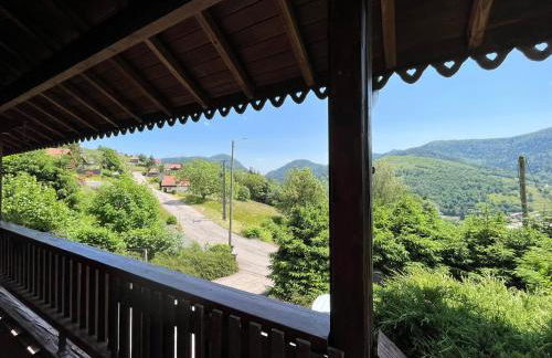 Chalet entier, vue panoramique, ruisseau et sauna. - Foto 14