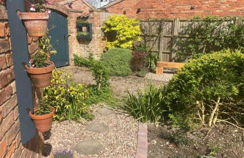 The Hideaway at Peacock Farm - Photo 9