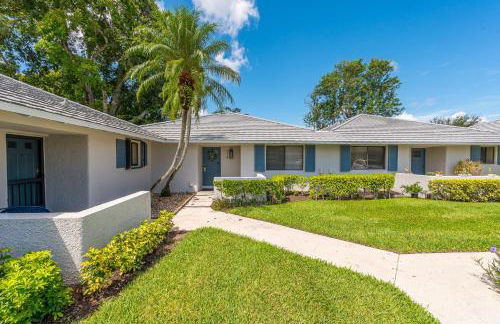 Luxurious Golf Retreat Villa in PGA National! - Photo 24