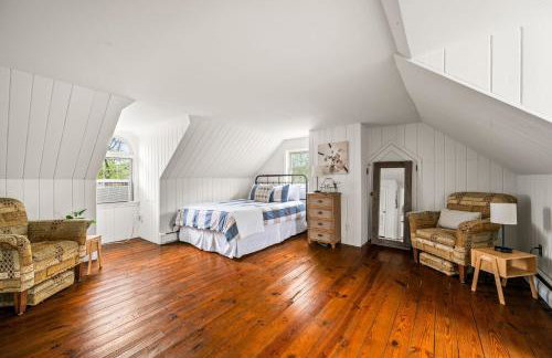 Downingtown Manor - 1900s Farmhouse with Creek Views - Foto 38