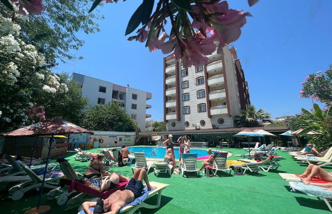 Golden Moon Apart Hotel - Photo 61