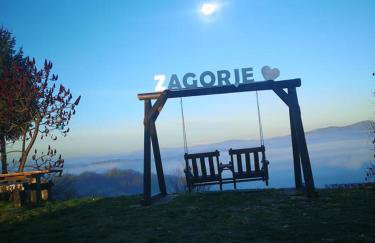 Old house by the stream - Photo 27