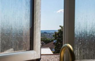 Cathedrals View - 2-4 bed Top-floor Apt in Exeter - Self Check in, Free Parking! - Foto 10