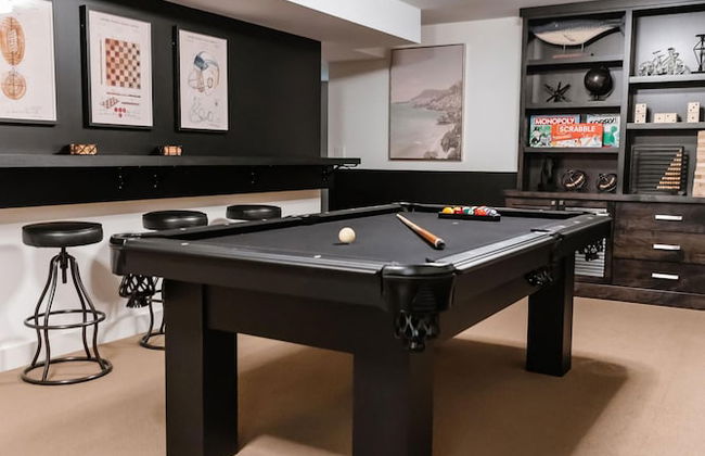 Private Luxury Oasis w Pool HT Parking - Photo 58