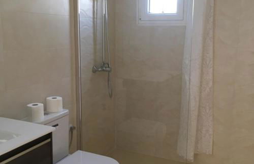 Modern, lovely, poolside 2 bedroom apartment - Foto 5