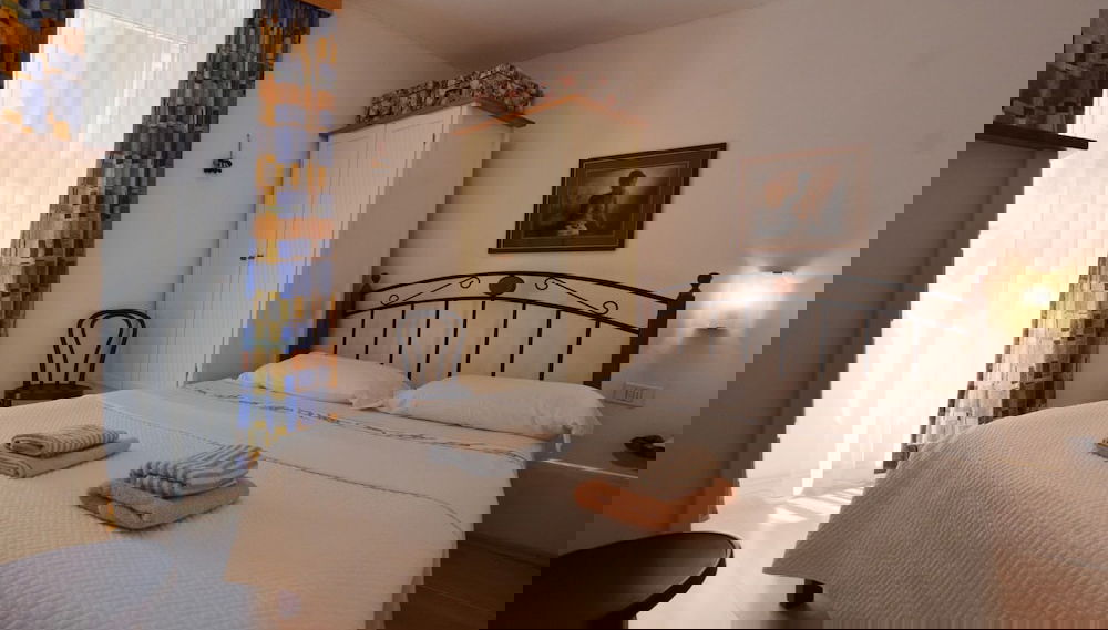 Charming and Tranquil Rovinj Center Apartment - Foto 1, Habitación