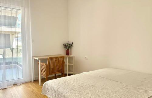 Sofi - modern with private garage - Photo 16