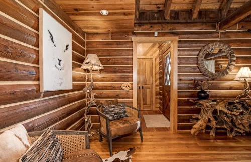 3BR Luxury Log Cabin Near Franklin - Foto 48