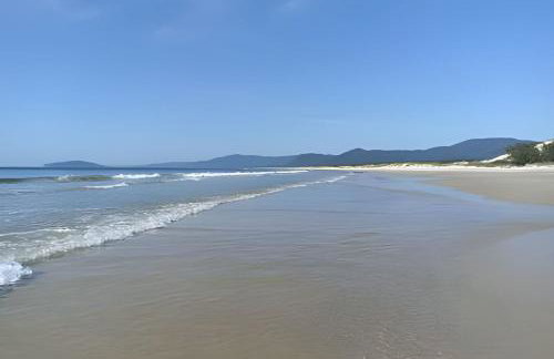Casa 2 quartos, 6 pessoas, perto da praia, ar condicionado, wi-fi, cozinha completa, lavanderia, - Foto 31