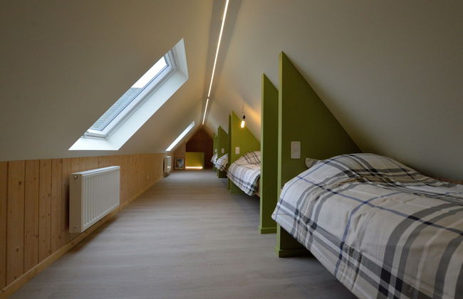 Spacious Holiday Home With Pond in Poperinge - Photo 13