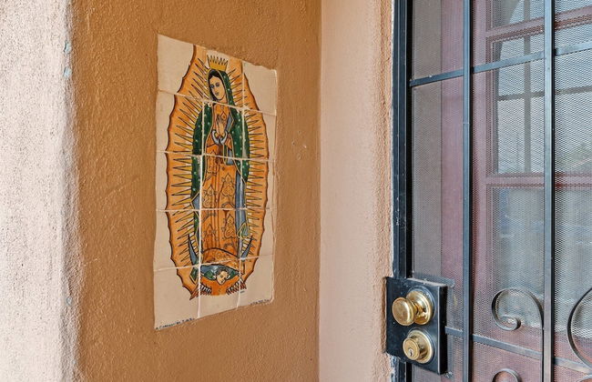 Casa O'keeffe - Five-minute Walk to The Plaza, Quiet Neighborhood, Comfort and Convenience - Foto 26