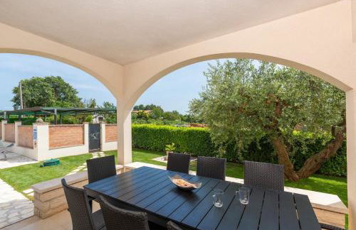 Holiday House Iris with Private Pool - Foto 9