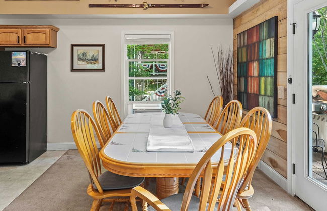 Alpine Serenity by Avantstay Beach + Lake Access Theater, Deck, Playroom - Foto 10