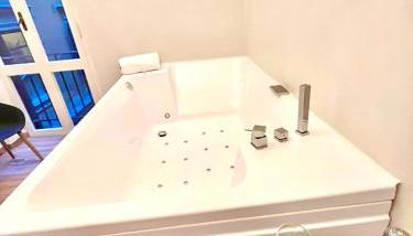 Pantheon Luxury Jacuzzi Apartment - Foto 3