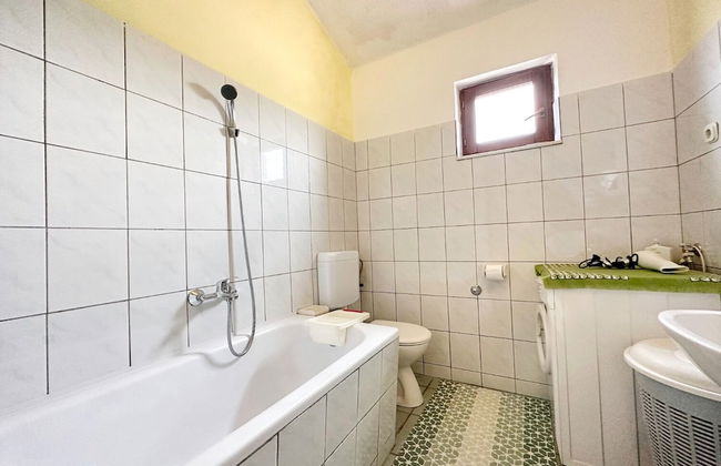 Tamy - With hot tub - H - Foto 13