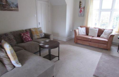 Large 4 bed detached house with parking - Foto 63