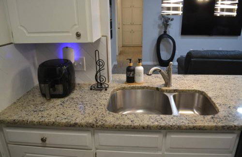 Central World Cup Retreat with Patio & AC - Foto 9