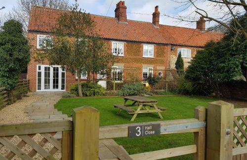 Gorgeous Cottage by the sea sleeps 10 5 bed 4 bath - Foto 1