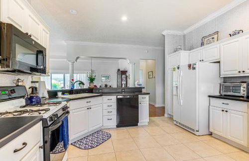 Walk to Golf and Pool Pet-Friendly Villages Home - Foto 8