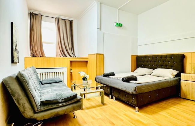 10 Economy Rooms-Shared Bath & Kitchen - Photo 1