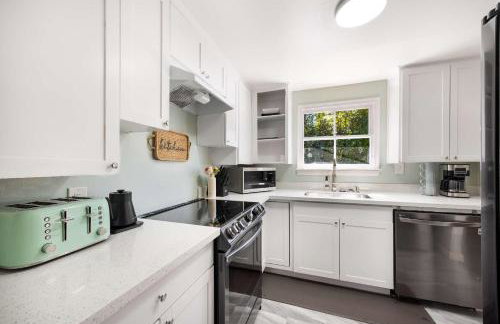 Vintage Charm 3BR Home w Yard Pets Welcome - Foto 4