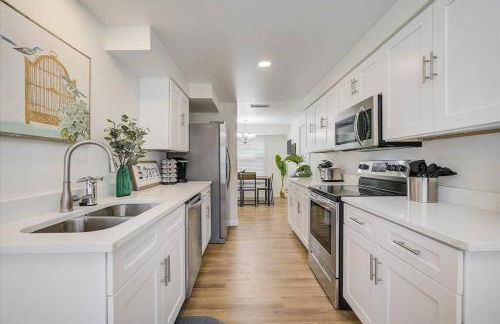 Spacious home With Heated Pool 3 miles from IMG! - Foto 47