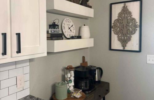 Stunning New Kitchen, Mins to Lake, Gas Firepit, Mins to Glen Rose Medical Center - Foto 34