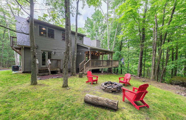 Bear Trail Chalet by Avantstay Retreat w/ Outdoor Living Deck & Fire Pit - Foto 1