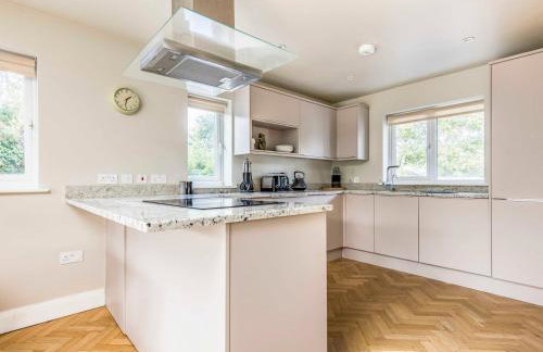 Stylish and fresh 4 bed beach house with garden - Pass the Keys - Foto 26