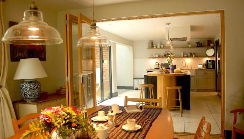 Modernised seven bedroom country house and garden with hot tub - Foto 1