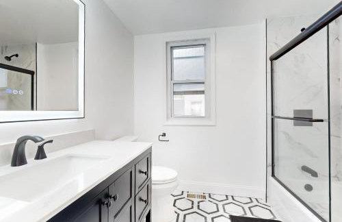 Shop, Dine, Unwind! Gateway to Boston Sights - Foto 22