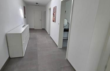 UZ Villa 11 - Laatzen 10 Minutes to Hannover Messe 140qm Modern Living Self-Check-In Wifi Parking - Foto 22