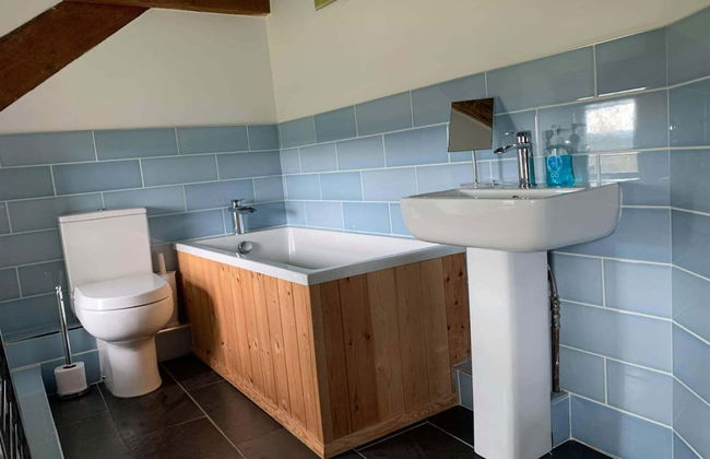 Idlewild Animal Sanctuary Farmhouse Stay - Charity - Photo 15