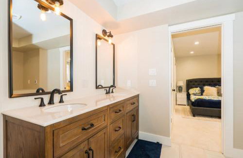 Remodeled 2-Bedroom Unit in Fremont w/ Luxe Bathrooms - Photo 15