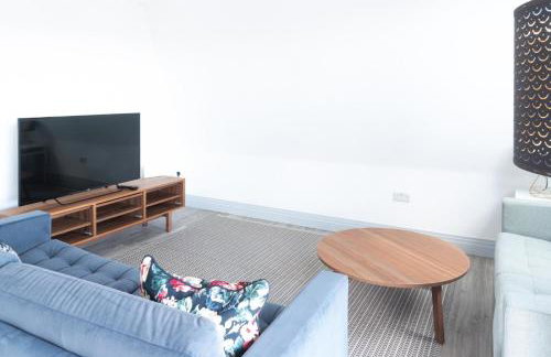 Newly Refurbished 2 bed with Fantastic View - Foto 11