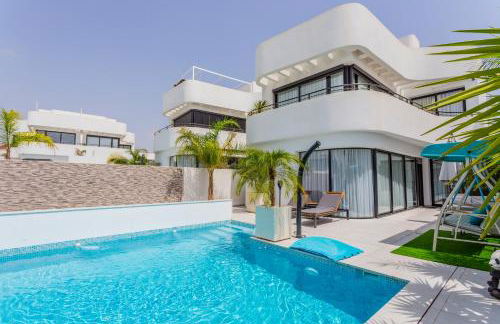 STYLISH VILLA 2018,POOL,3B.R.WIFI,NETFLIX - Foto 2