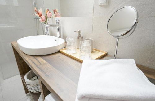 APARTIQUE ZAGREB self check in! - Foto 18