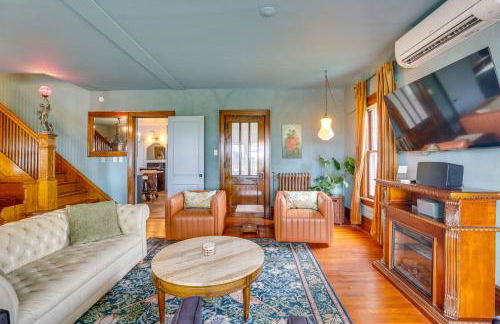 Fire Pits, Views and Yard Luxe Mt Horeb Getaway! - Foto 3