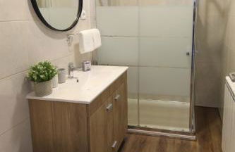 Cozy Apartment With Garden - Photo 12