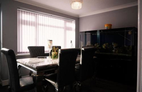 Captivating 3-Bed House in Birmingham - Foto 9