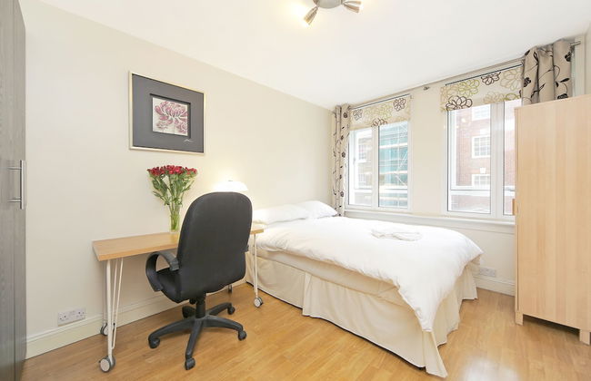 Baker Street Suites - Photo 12