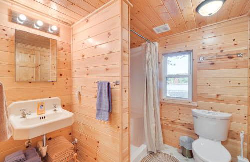 Secluded Lakefront Gem on 300 Acres in Webster - Foto 15