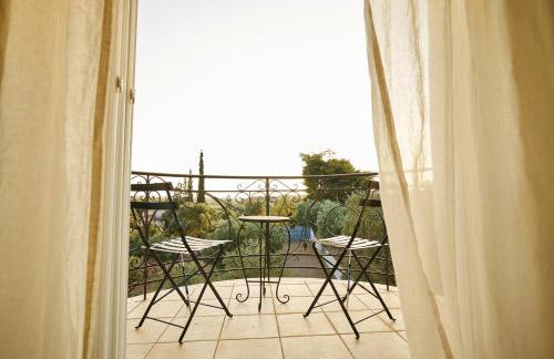 Olive Retreat - Photo 20