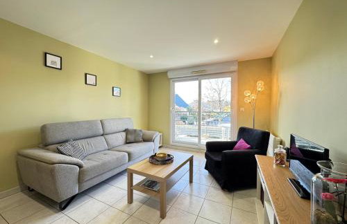 Le Bignon - Wifi, TV, 4 personnes, 1 min à pied du tram - Foto 5