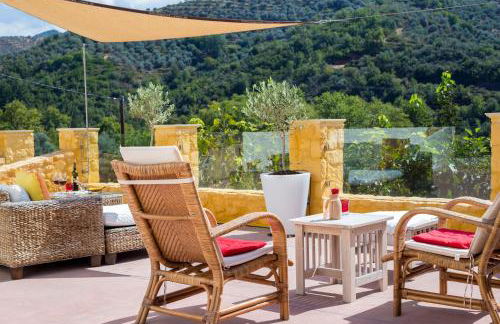 Verekinthos Villas - Pool, Hot Tub, BBQ, Kids Playground, Stunning Mountain Views - Photo 26