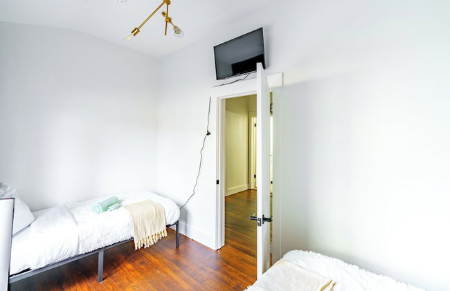Jungle House Luxury Stays - Downtown Chillicothe - Photo 50