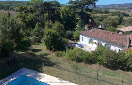 Chambre d'étape et Gîte de séjour- DomaineSalamandre-fr - Piscine, Nature, GR65 et Télétravail - Foto 5
