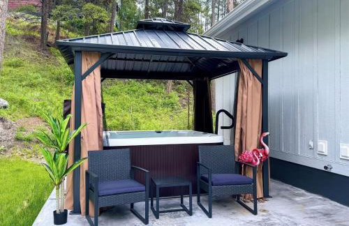 Cozy Cabin w Private Hot Tub and Fire Pit - Foto 8